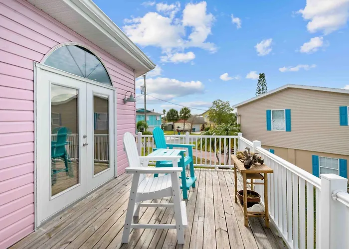 Waterfront Octagon Home With Kayaks & Paddleboard