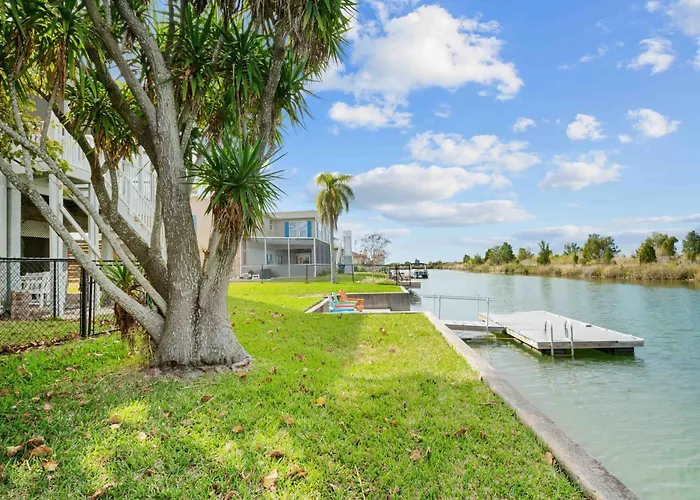 Waterfront Octagon Home With Kayaks & Paddleboard