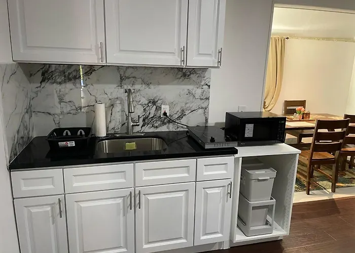 Cozy 2 Bedroom Apartment Glendale