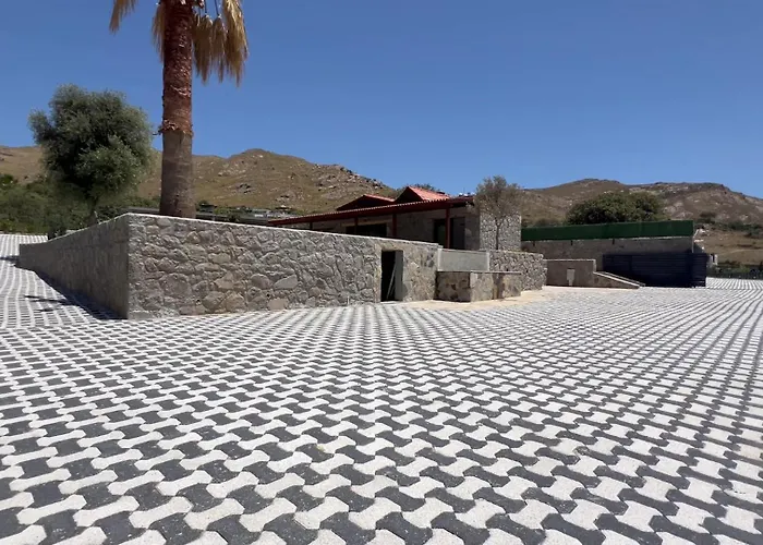 Guemuesluek Uemit Villa