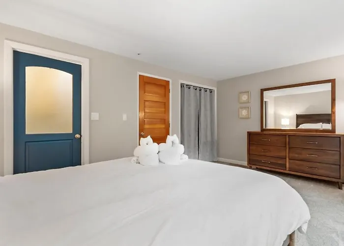 2-Bedroom Condo In Thornton