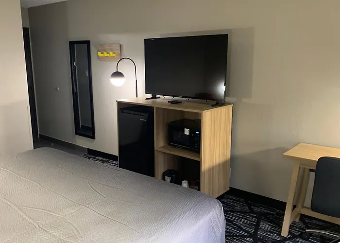 Super 8 By Wyndham Kirksville-University Area