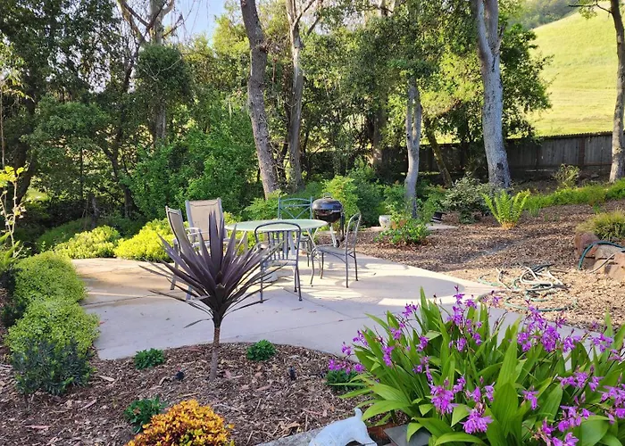 Amitabha Wine Country Cottage