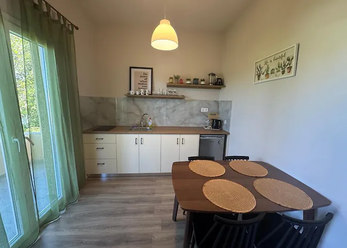 Olive Garden Studios & Apartments