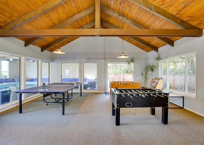 Lincoln Resort Condo W/ Ocean Views & Pool Access