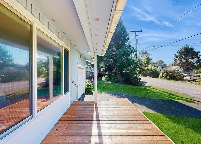 Cottage On Hemlock Street