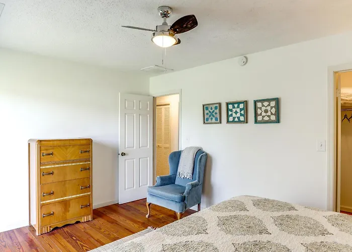 River Access & Gorgeous Views: Pisgah Forest Home!