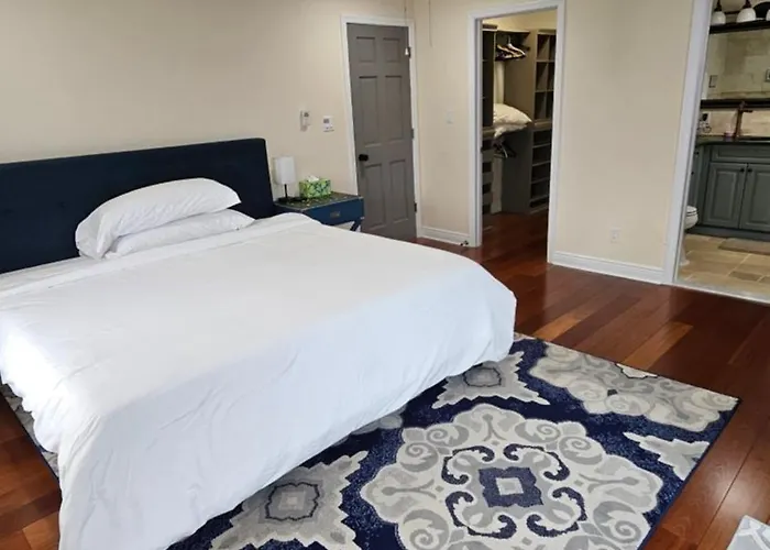 Luxury Hotel-Style Room In Queens, New York