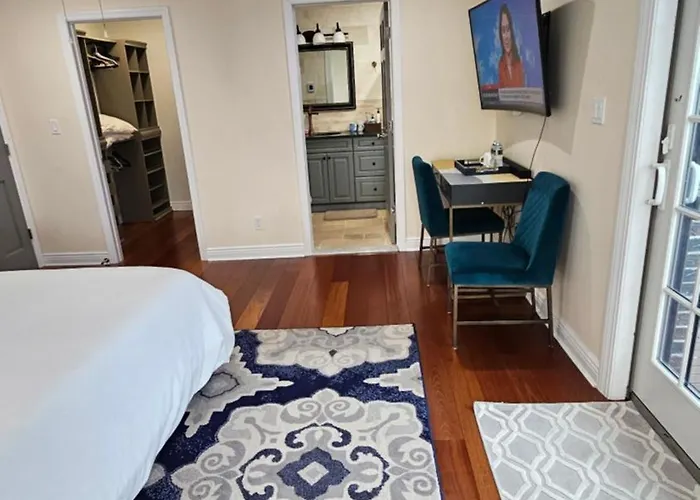 Luxury Hotel-Style Room In Queens, New York