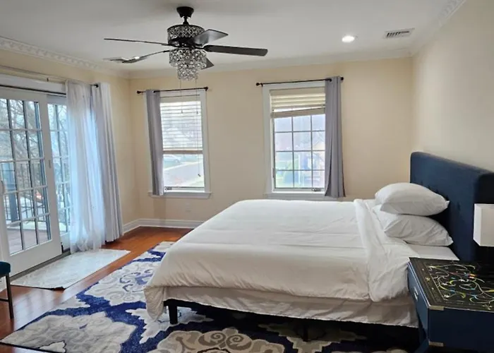 Luxury Hotel-Style Room In Queens, New York