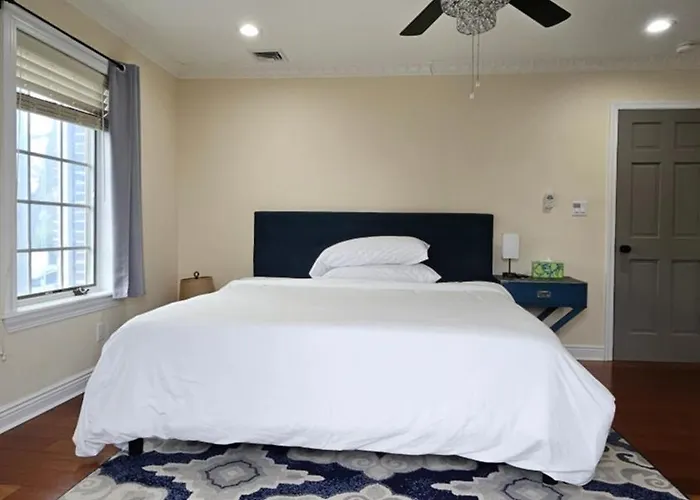 Luxury Hotel-Style Room In Queens, New York