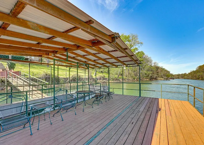 Private Dock: 'The River House' In Heber Springs!