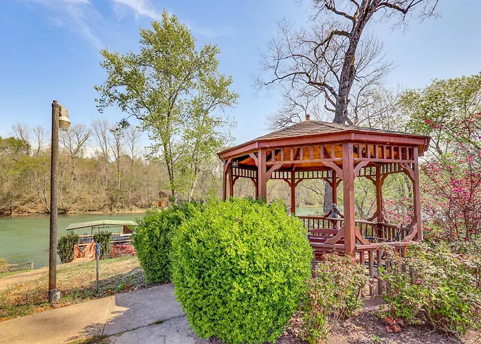 Private Dock: 'The River House' In Heber Springs!