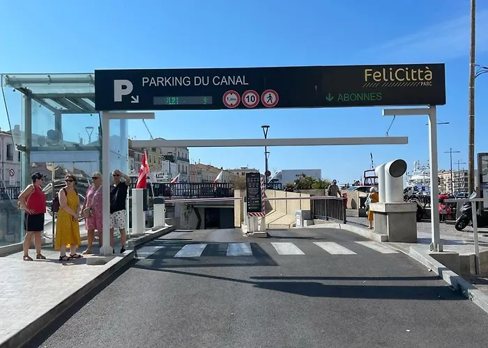 "Luigi" Balcon Sur La Mer Et Le Port De Sete