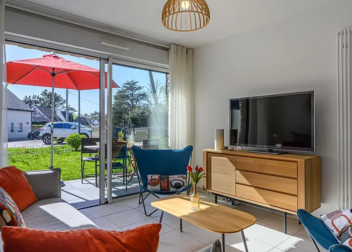 Apartment Les Villas Du Men Du-2 By Interhome