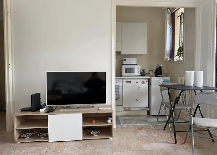 Studio Calme A Deux Pas De La Mer Avec Jardin Et Parking Prive