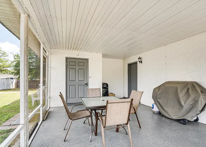 10 Mi To Dtwn Ocala: Dog-Friendly Home W/ Fire Pit