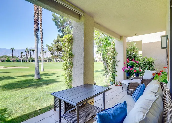 Resort Pools + Golf: Palm Springs Condo!