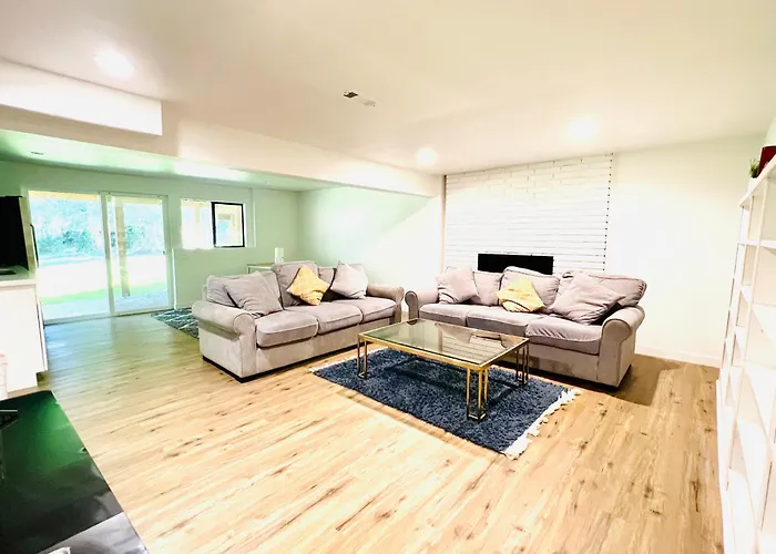 Charming 2-Bedroom And 1 Full Bath Basement Apartment With Wifi And Ac In Lovely Edmonds