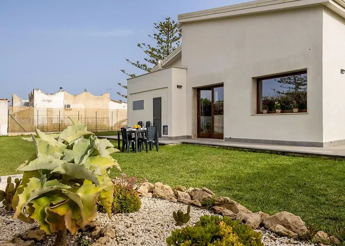 Villa Solea - Family Friendly Beach Villa Near The Sea