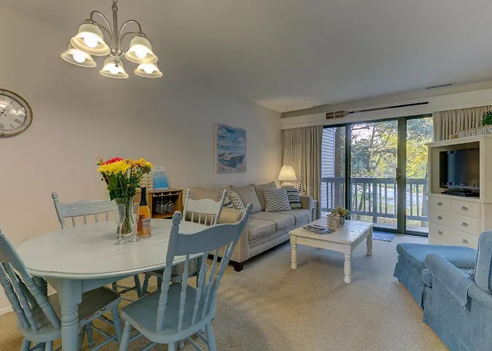 Gorgeous Grand Traverse Bay Beach Front The Shores - 5704