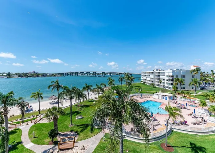 Bahia Vista Top Floor Bay Front 2 Bedroom