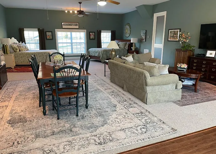 Full Circle Farm Inn