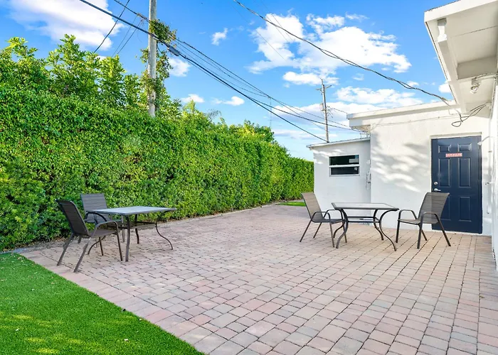 Few Steps From The Beach -Awesome 1Br1Ba
