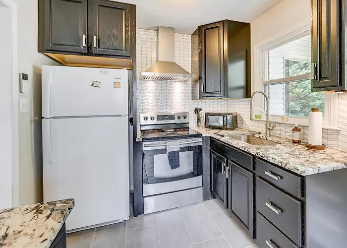 Greensboro Vacation Rental: 2 Mi To Downtown!