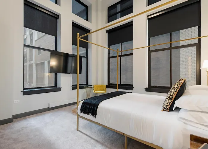 Experience Downtown Chicago At Millennium - Luxury Apartments In The Loop