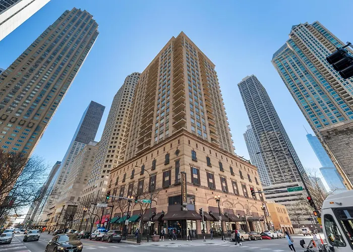 The Bernardin Gold Coast Luxury Apartments Near Magnificent Mile