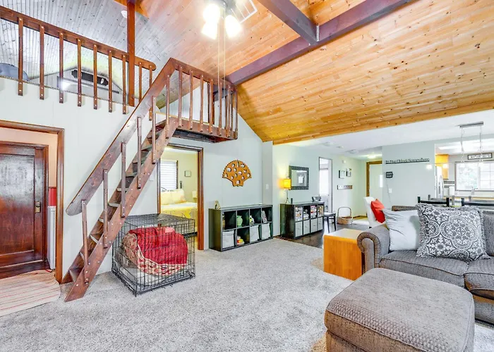 Pet-Friendly Ocean Park Rental W/ Outdoor Fire Pit