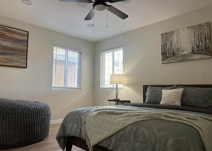 Jacuzzi 6 Bedroom Close To Downtown Beautiful