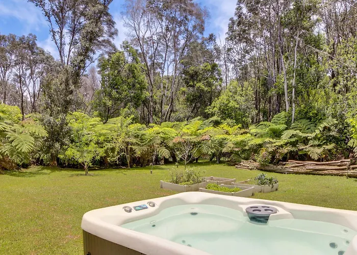 Rainforest Retreat W/ Hot Tub: Mins To Nat'L Park!