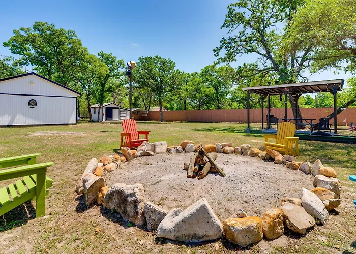 1 Mi To Somerville Lake: Home W/ Spacious Yard