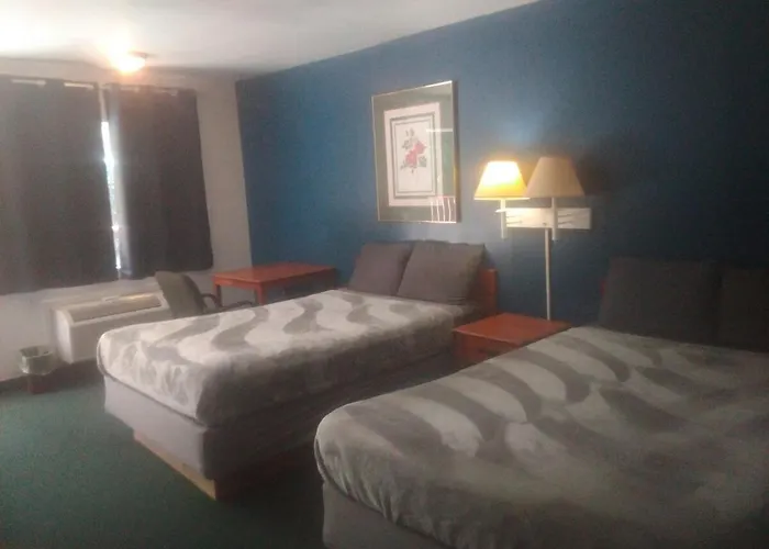 King Bed Hotel Studio 102