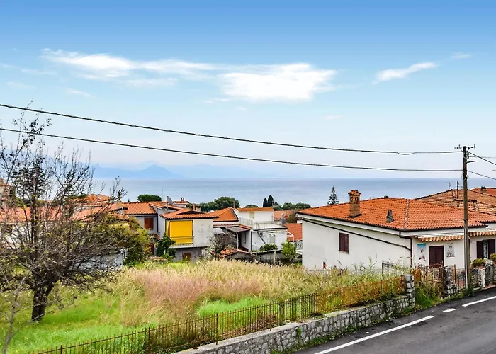 2 Bedroom Cozy Apartment In Scario