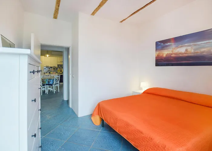 2 Bedroom Cozy Apartment In Scario