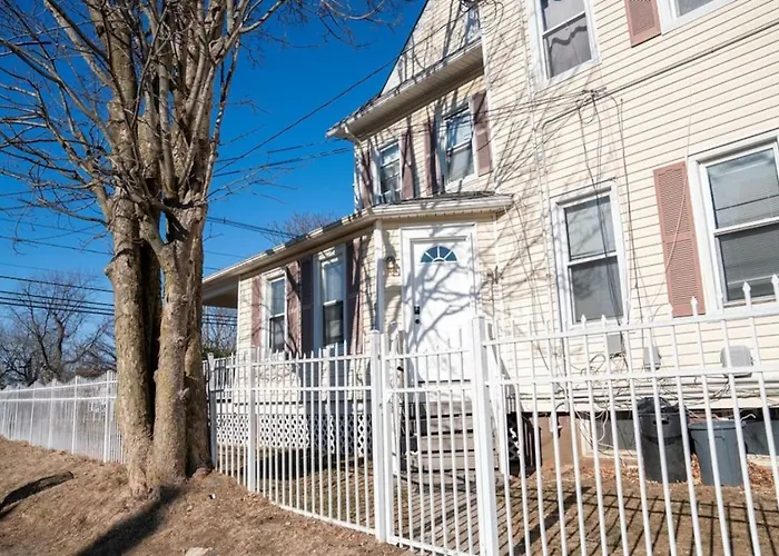 One Bed Retreat In Long Branch