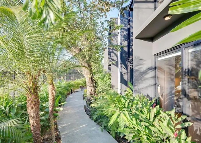 The Bungalows #3 - Boutique Hotel In Flamingo Beach - Ground Level Studio