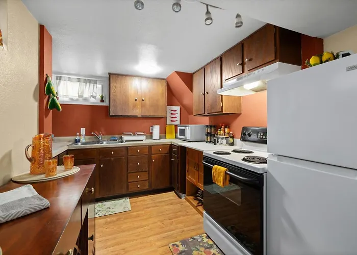 Bo360 Cheerful Home With Private Hot Tub