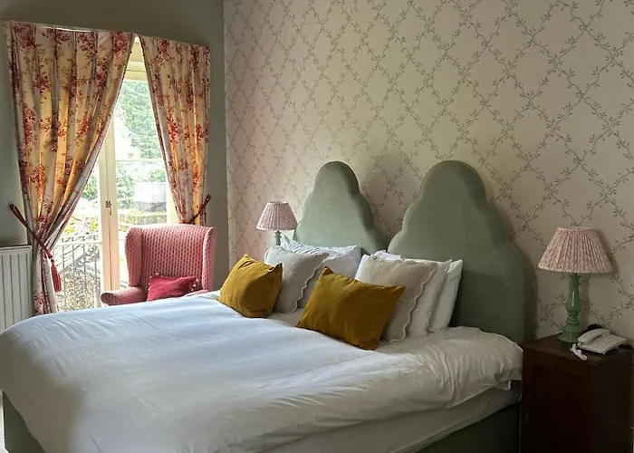 Ravenwood Hall Hotel
