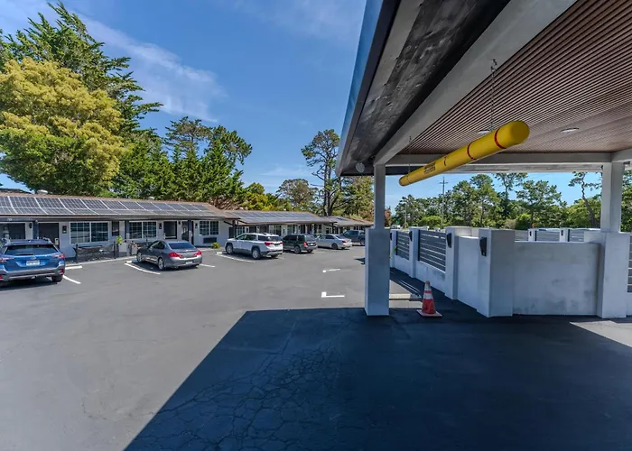 Monterey Surf Inn