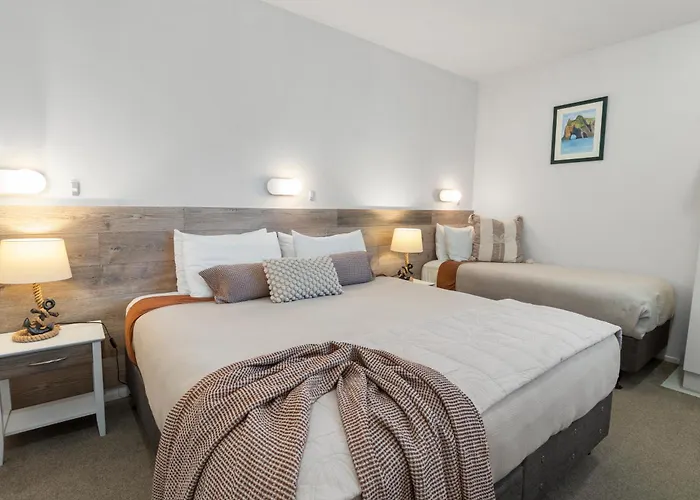 Asure Admirals View Motel