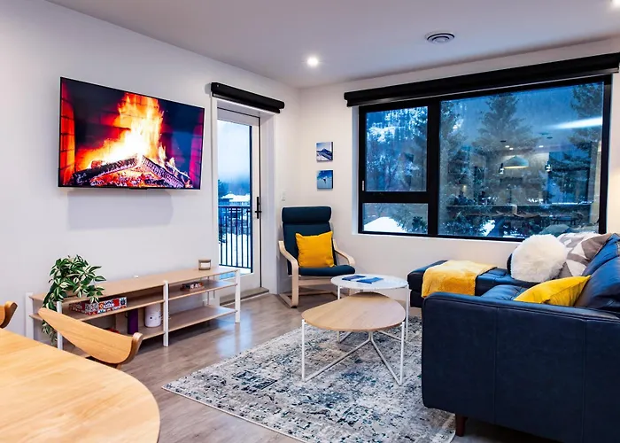 Separate Reality Retreat By Revelstoke Vacations