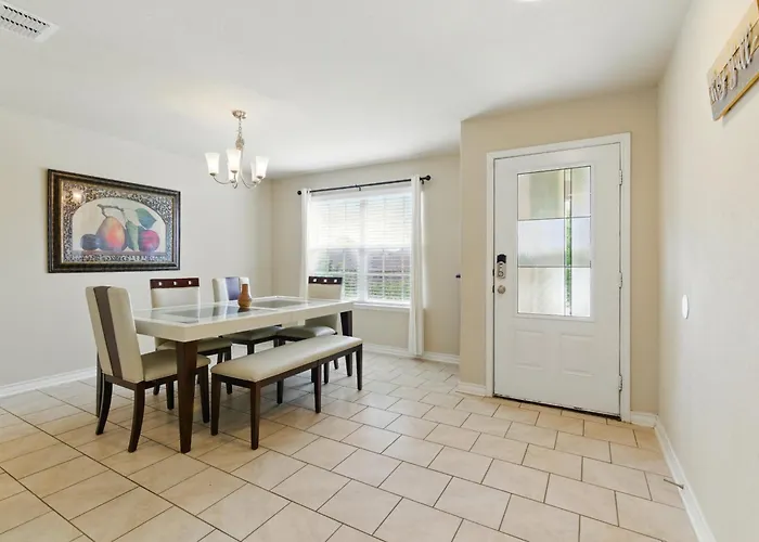 5 Bedroom Luxurious Retreat In Schertz, San Antonio