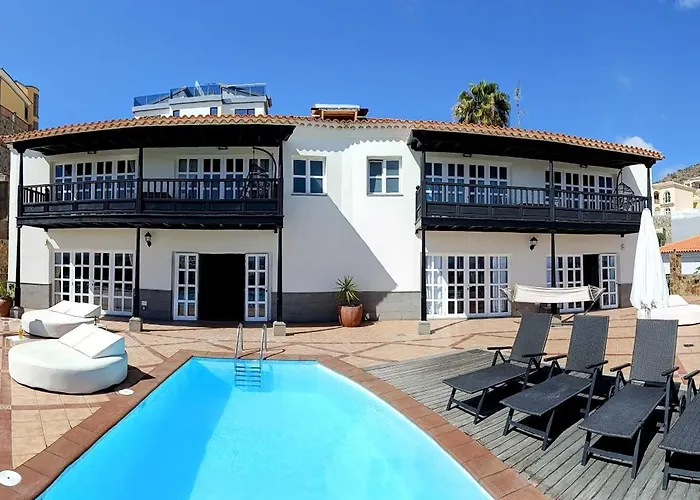 Magnificent 5-Star Very Large Luxury Villa Sea View Jacuzzi And Heated Pool