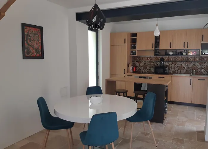 Maison De Charme Face Au Canal