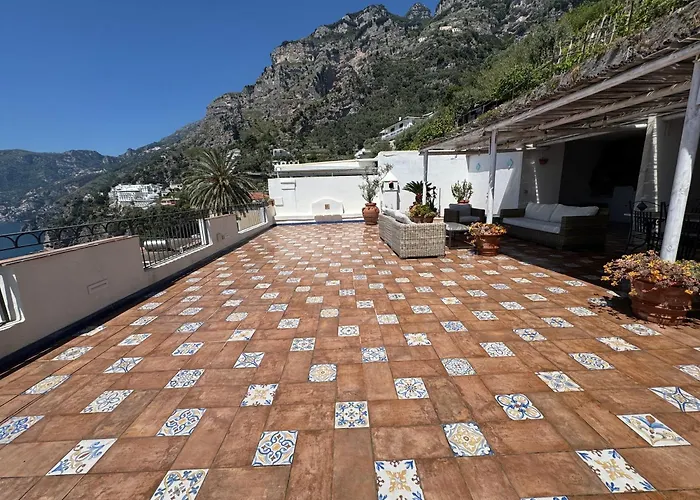 Casa Ella With Private Parking
