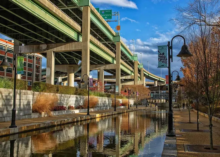 Chic Urban Couples Retreat: Perfect Getaway 'N Rva